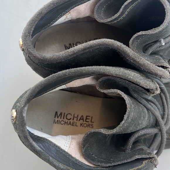MICHAEL Michael Kors SUEDE WEDGE BOOTIES 6M - Picture 3 of 5